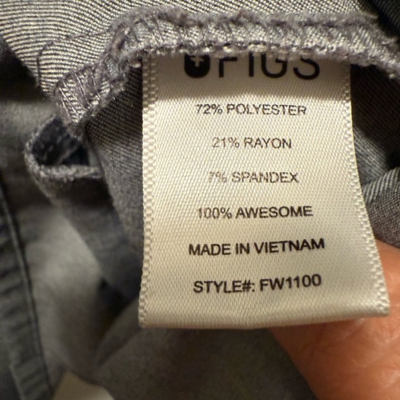 Figs Gray Scrub Short Sleeve Top Size M - Picture 5 of 5